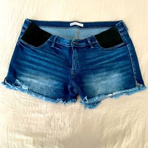 Kancan maternity shorts